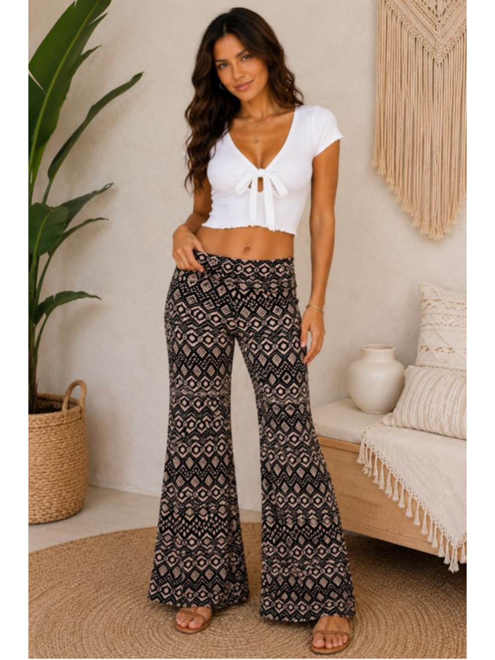 Women's Emerald Black Pinkish-Beige Geometric Flare Pants S